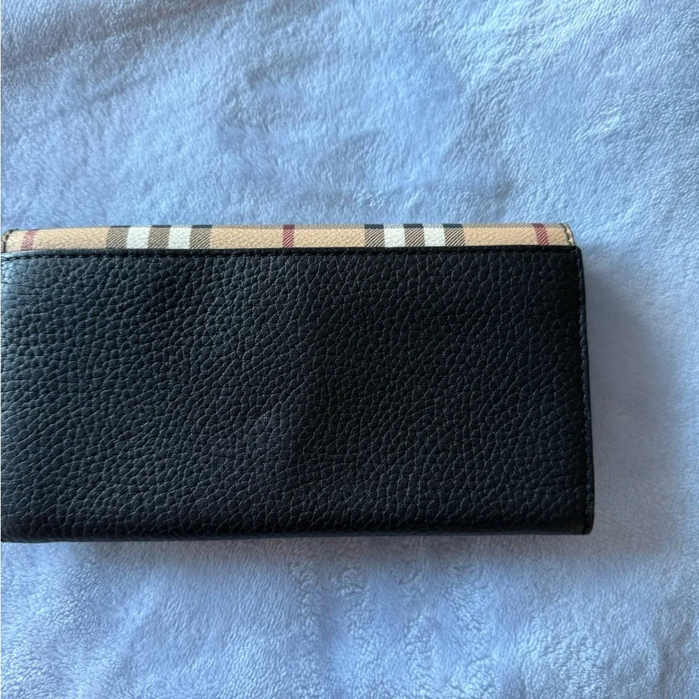 Burberry Beige and Black Plaid Wallet - Picture 3 of 16
